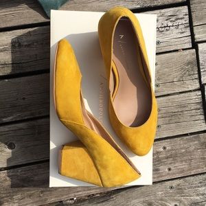 Yellow Suede Anthropologie Dorsay Pump, size US 8
